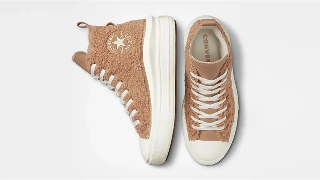 Converse Wmns Chuck Taylor All Star Move Platform High Sherpa Sneakers - Champagne Tan, Tan